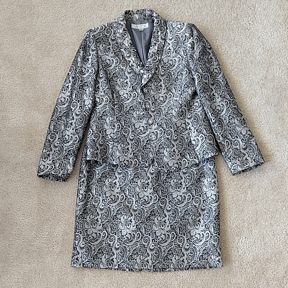 Tahari Arthur S Levine two-piece suit size 10